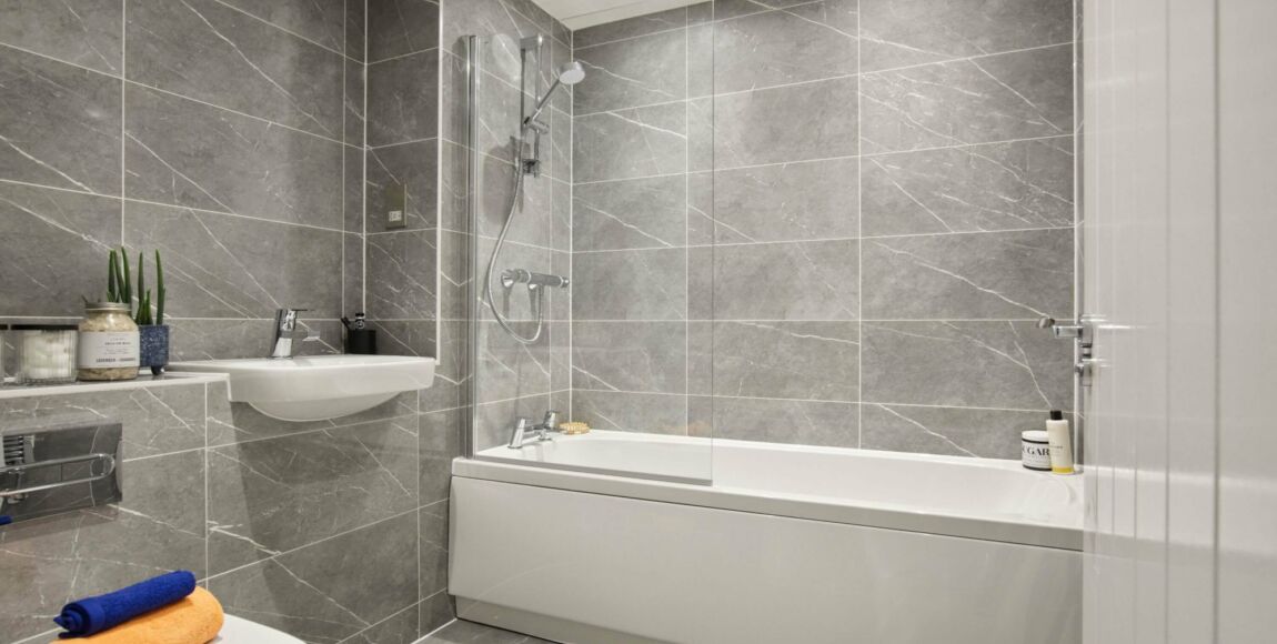 Crossways quarter family bathroom