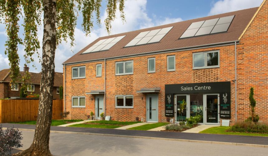 003 Bellway TG Roe Wood Park External